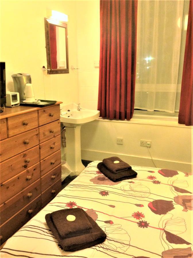 Antrim Guest House Aberdeen Room photo